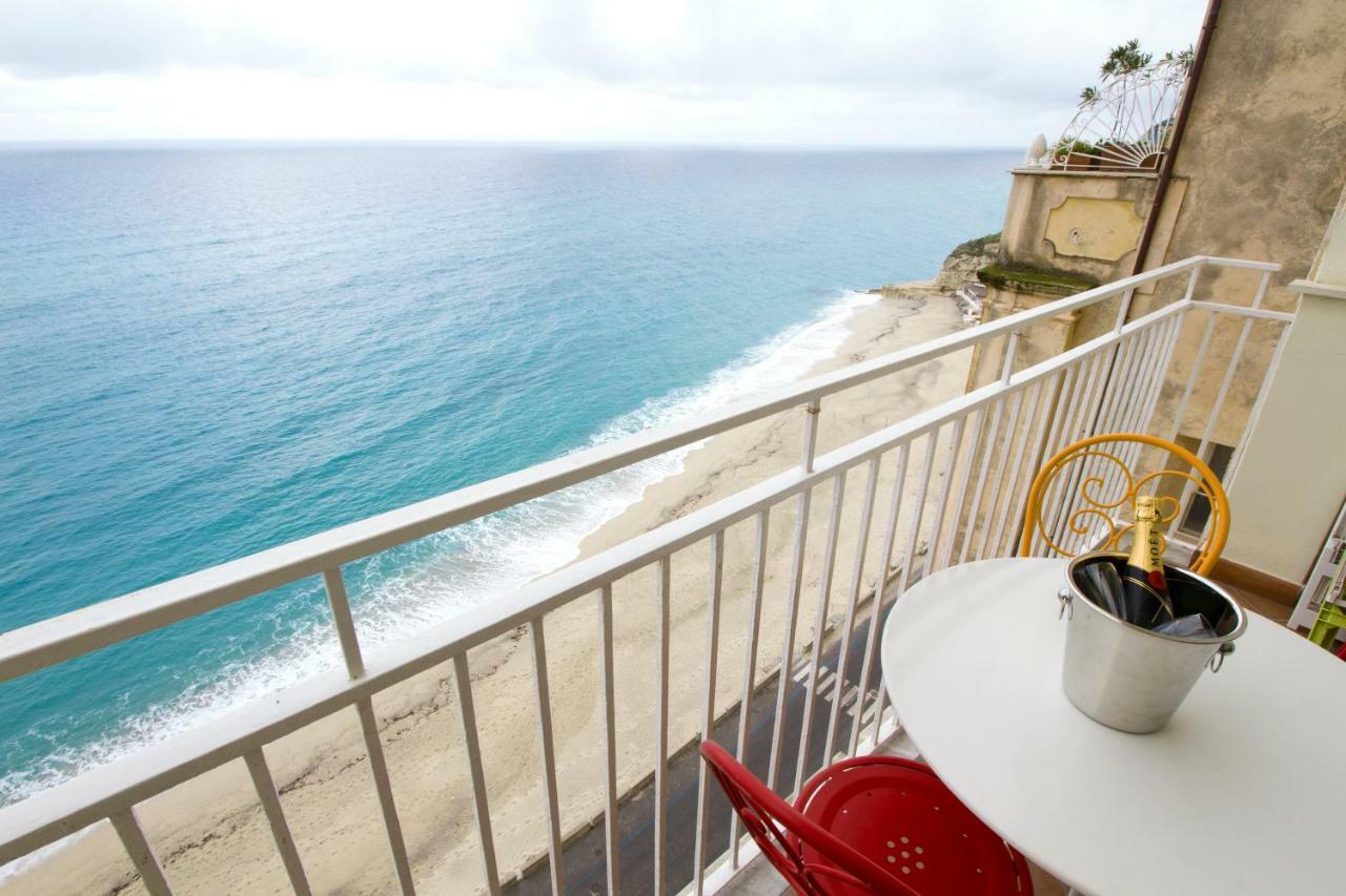 Isola Bella Sea-View Apartment Тропея Экстерьер фото