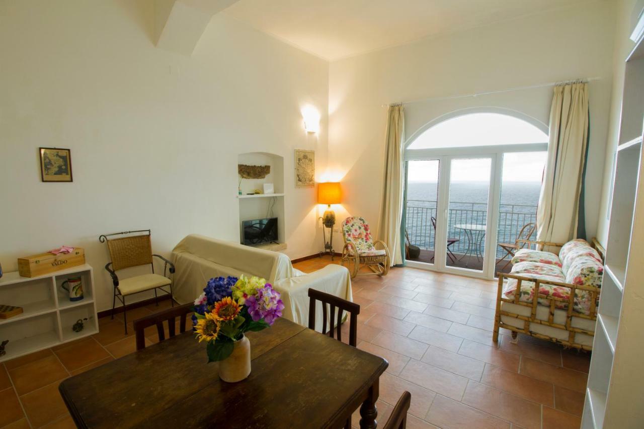Isola Bella Sea-View Apartment Тропея Экстерьер фото